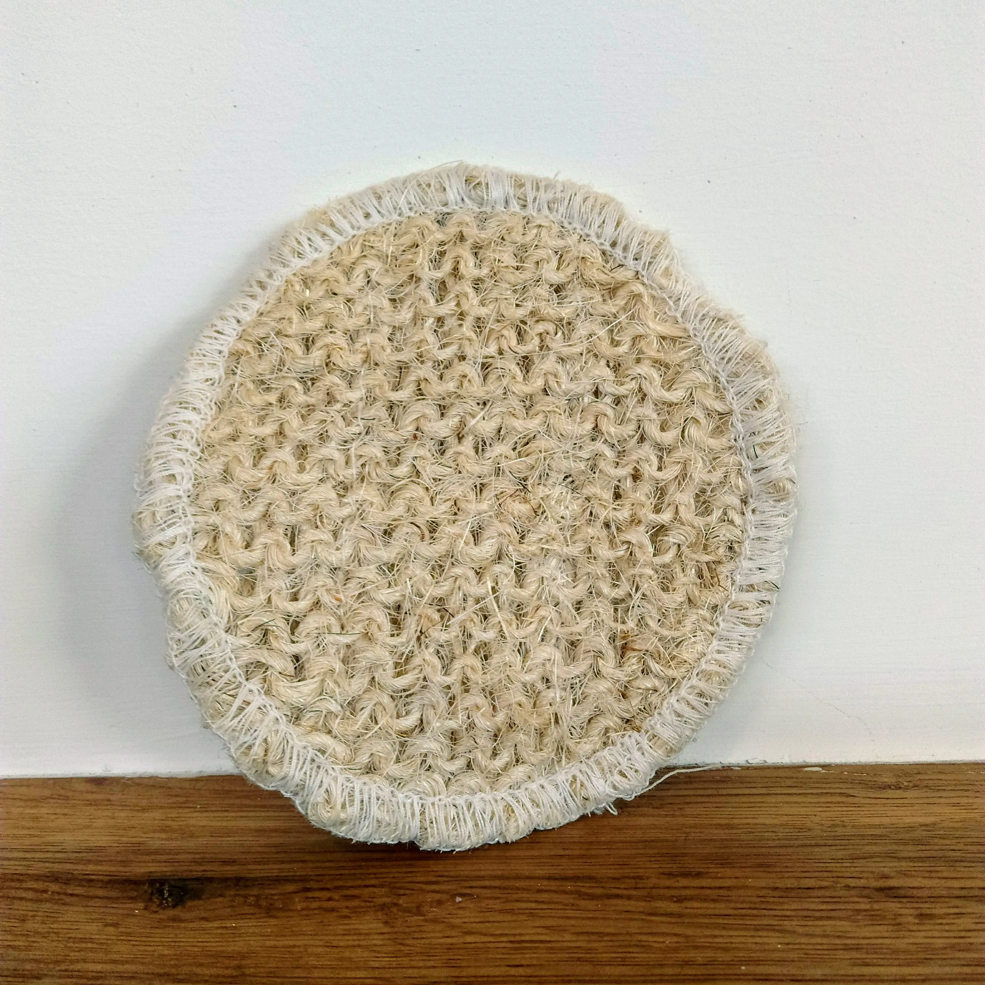 Est Australia Round Italian Exfoliating Loofah Pad