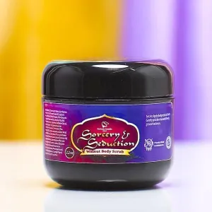 SORCERY & SEDUCTION Walnut Body Scrub