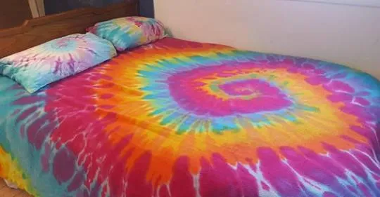 Tie-Dyed Cotton Blanket